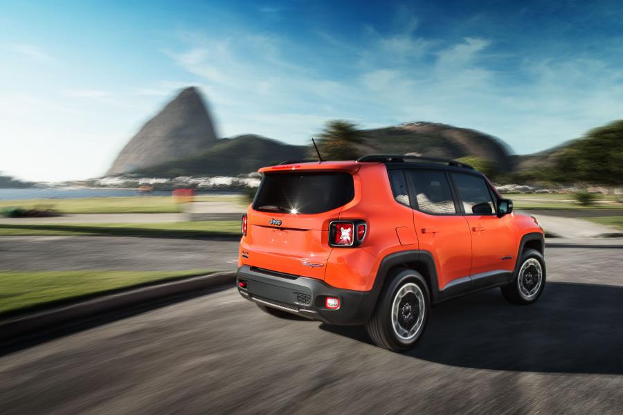  Jeep Renegade Trailhawk 2015 года  (BR) (фото 2 из 18)